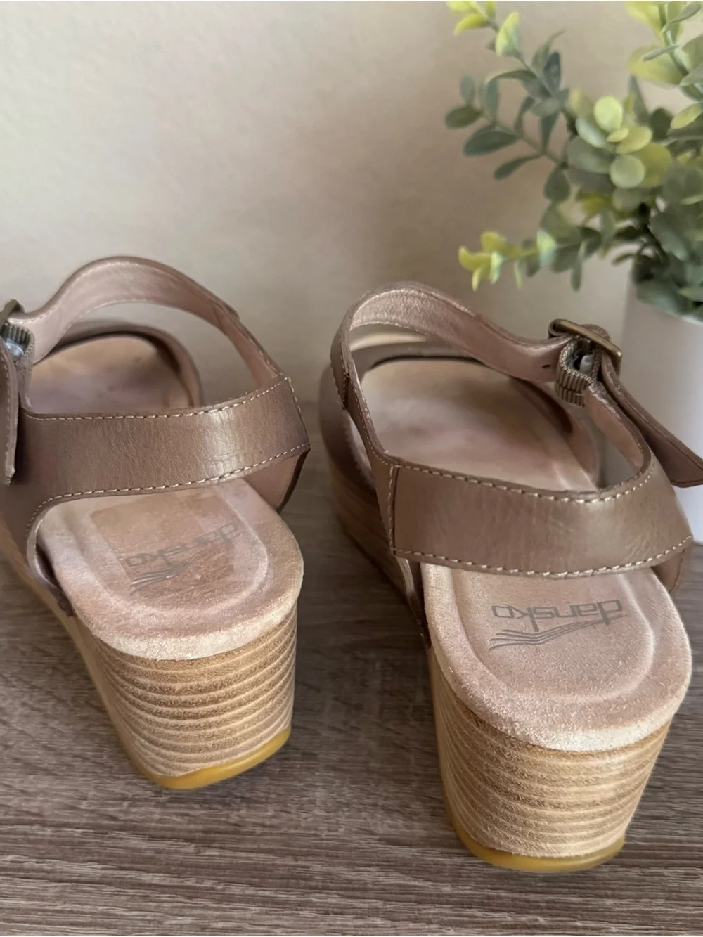 DANSKO | Ta Brown Taupe Leather Platform Sandals with Buckle Size 38 / 7.5